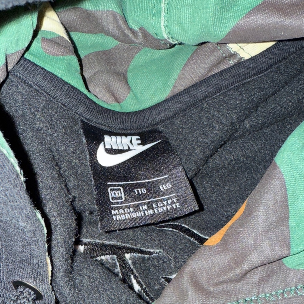 Nike Black and Camouflage Men's Hoodie Men’s Size XXL - Picture 5 of 5